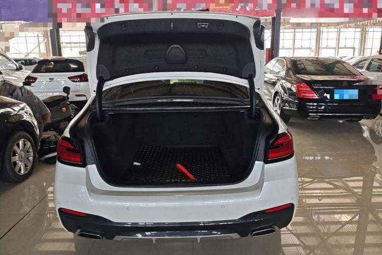 Used BMW 5 Series 2022 Second Facelift 525Li M Sport Package Trunk