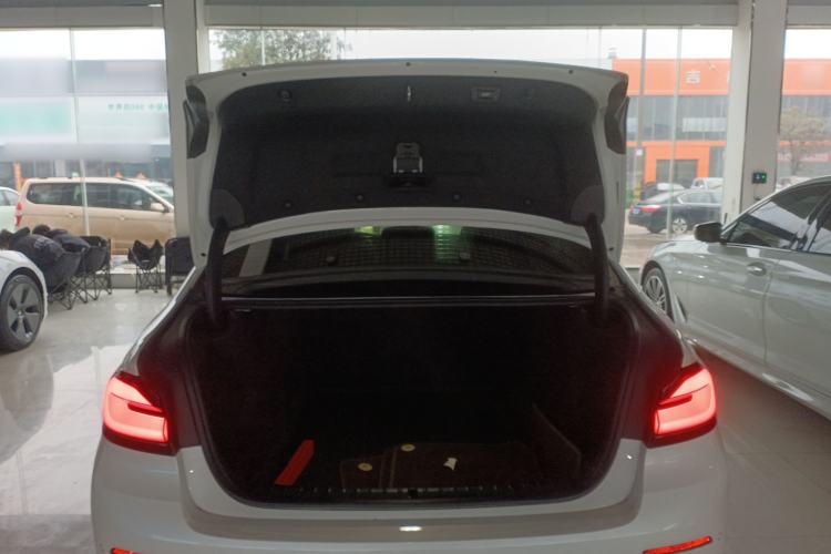 Used BMW 5 Series 2022 Restyled 525Li Luxury Package Trunk