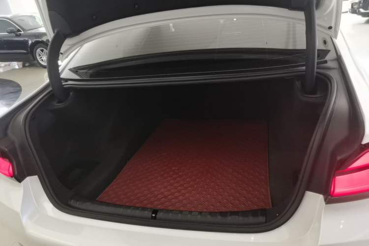 Used BMW 5 Series 2022 Restyled 525Li M Sport Package Trunk