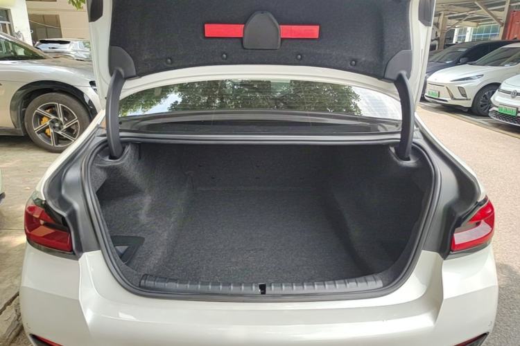 Used BMW 5 Series 2022 Second Facelift 530Li Leading Edition M Sport Package Trunk