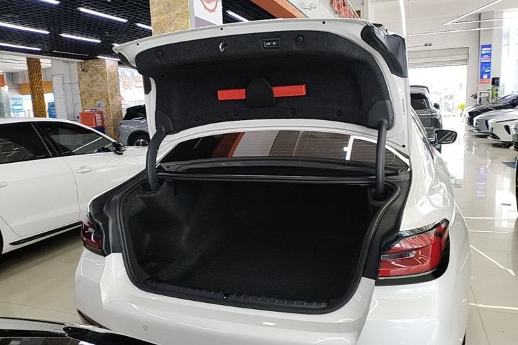 Used BMW 5 Series 2022 Second Facelift 530Li Leading Edition M Sport Package Trunk
