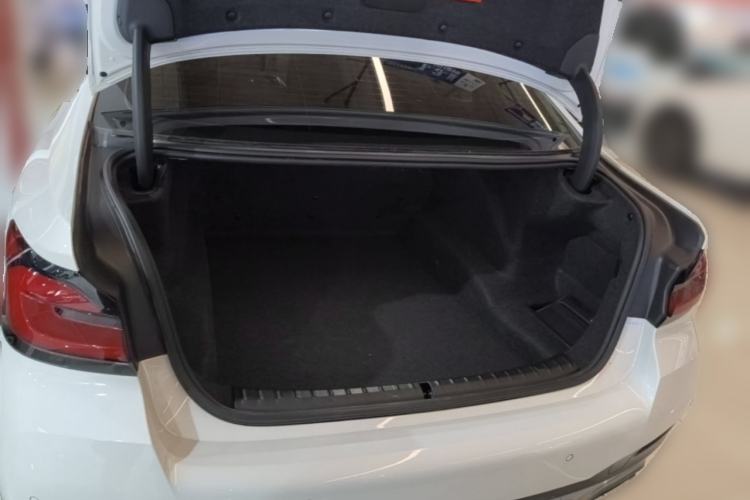 Used BMW 5 Series 2022 Restyled 530Li Leading Edition M Sport Package Trunk