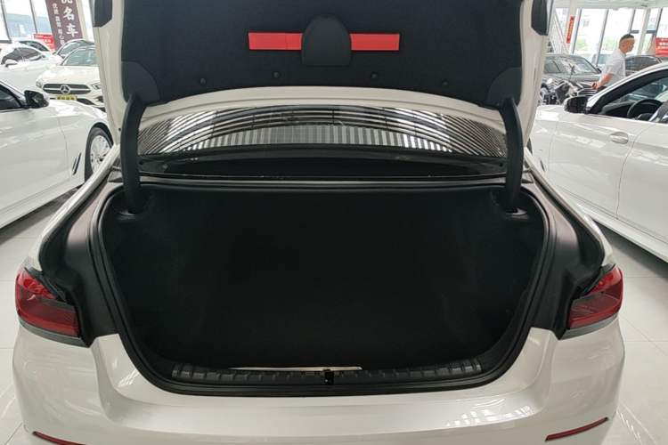 Used BMW 5 Series 2022 Restyled 525Li Luxury Package Trunk