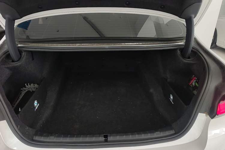 Used BMW 5 Series 2022 Restyled 525Li Luxury Package Trunk