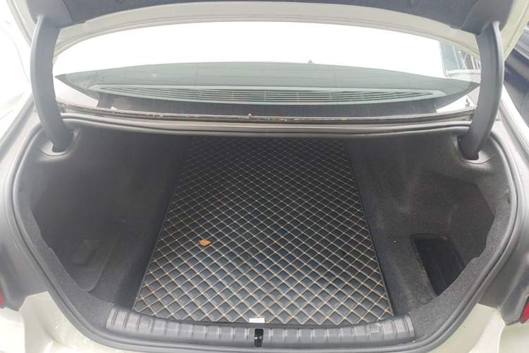 Used BMW 5 Series 2022 Second Facelift 525Li M Sport Package Trunk