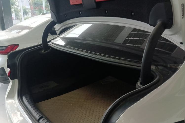 Used BMW 5 Series 2022 Second Facelift 525Li Luxury Package Trunk