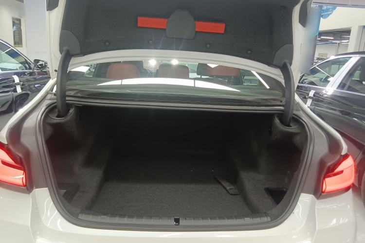 Used BMW 5 Series 2022 Restyled 530Li Leading Edition M Sport Package Trunk