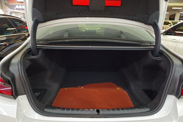 Used BMW 5 Series 2022 Second Facelift 525Li M Sport Package Trunk