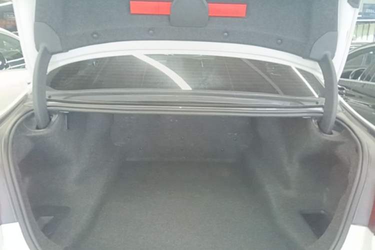 Used BMW 5 Series 2022 Second Facelift 530Li Leading Edition M Sport Package Trunk