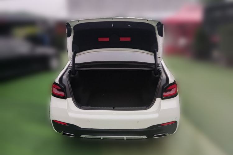 Used BMW 5 Series 2022 525Li M Sport Package Trunk