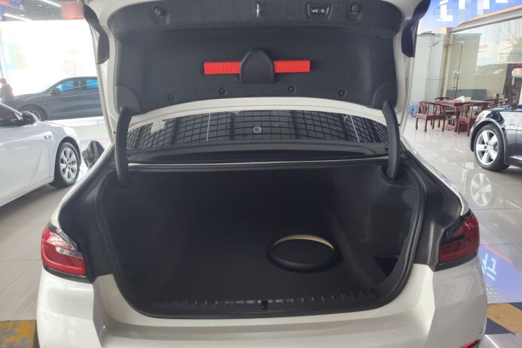 Used BMW 5 Series 2022 Restyled 530Li Leading Edition M Sport Package Trunk