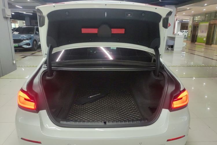 Used BMW 5 Series 2022 Restyled 525Li Luxury Package Trunk