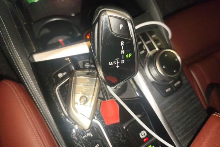 Used BMW 5 Series 2022 Restyled 530Li Luxury Edition M Sport Package Vehicle Key