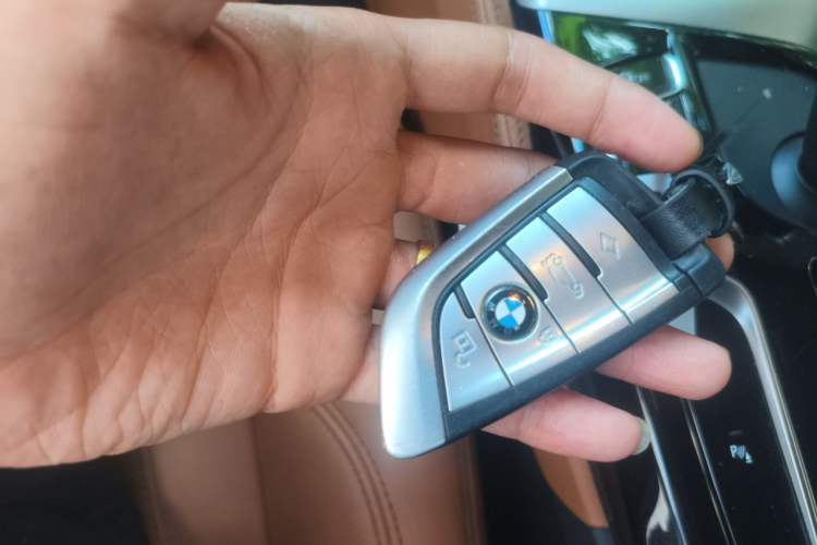 Used BMW 5 Series 2022 525i M Sport Package Vehicle Key