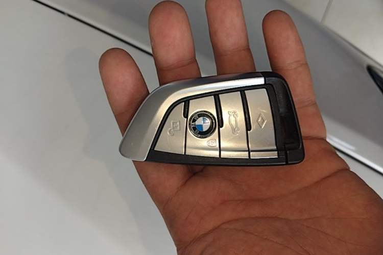 Used BMW 5 Series 2022 Second Facelift 525Li M Sport Package Vehicle Key