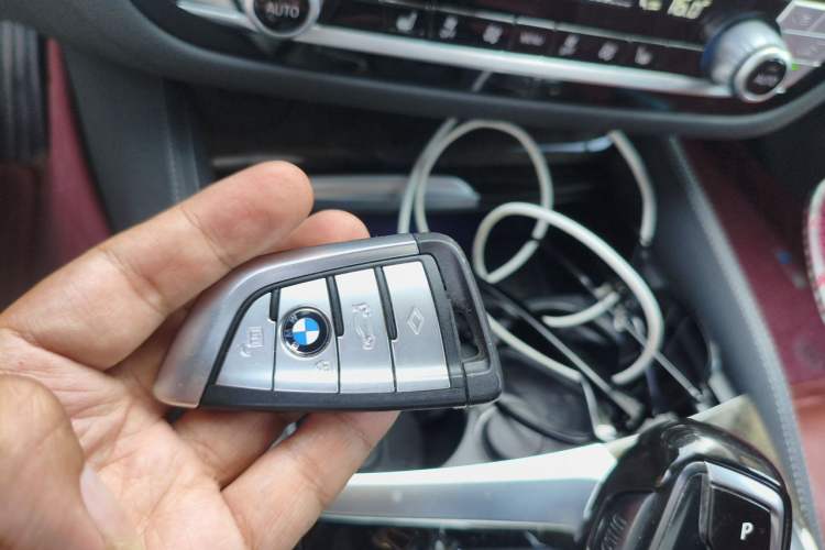 Used BMW 5 Series 2022 Restyled 525Li Luxury Package Vehicle Key