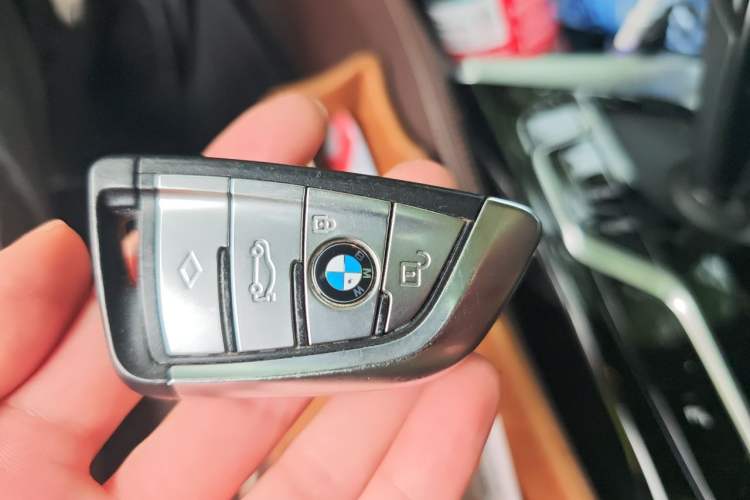 Used BMW 5 Series 2022 Second Facelift 525Li M Sport Package Vehicle Key