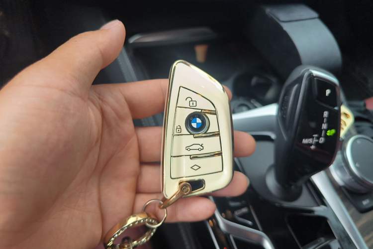 Used BMW 5 Series 2022 Restyled 530Li Leading Edition M Sport Package Vehicle Key
