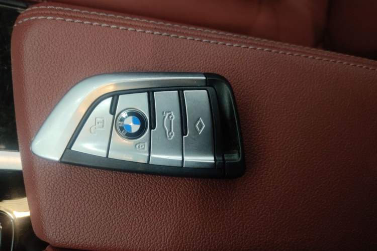 Used BMW 5 Series 2022 Restyled 525Li M Sport Package Vehicle Key