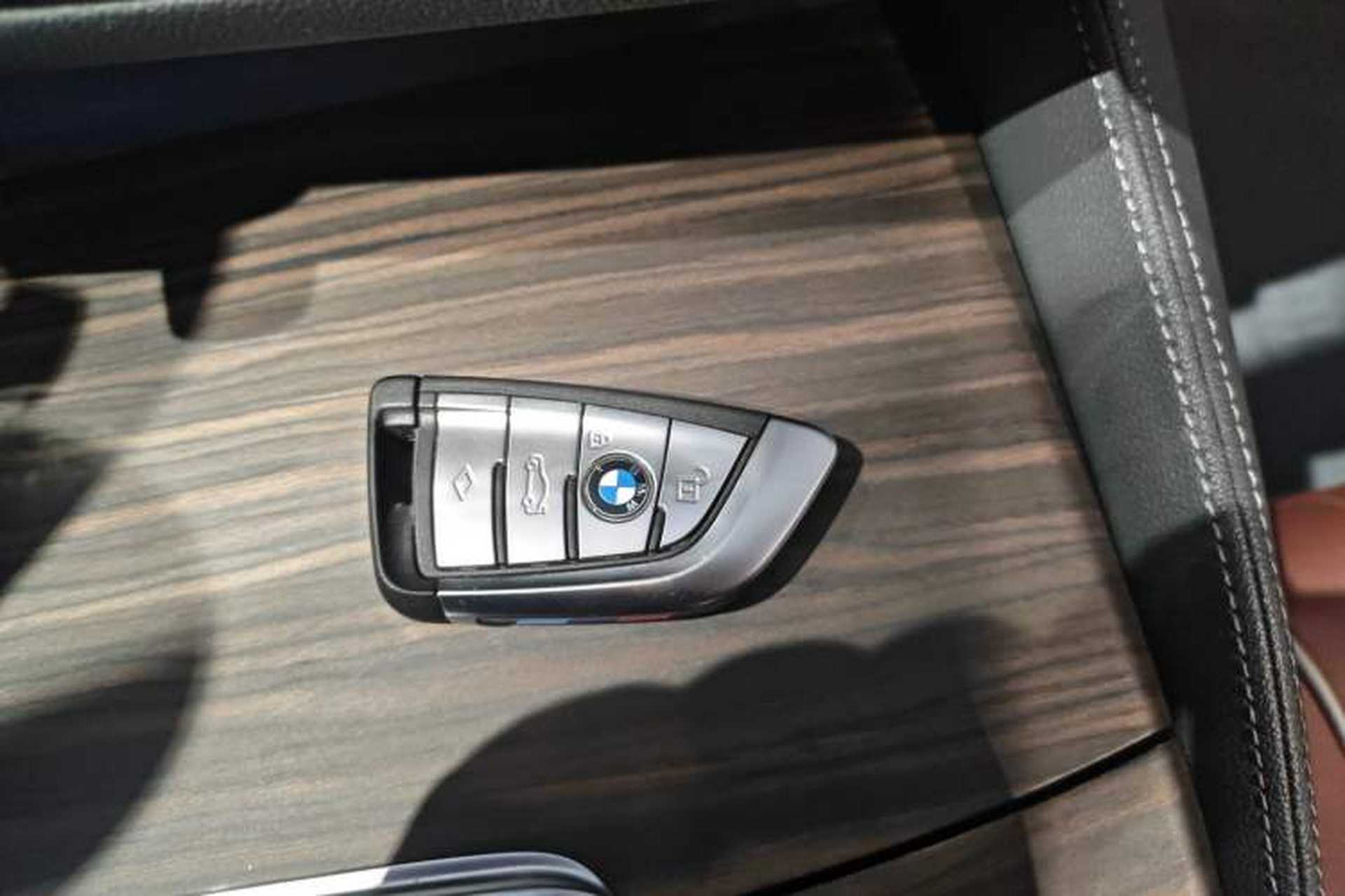 Used BMW 5 Series 2022 Restyled 530Li Leading Edition M Sport Package Vehicle Key
