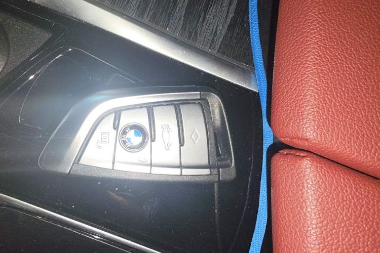 Used BMW 5 Series 2022 Restyled 530Li Leading Edition M Sport Package Vehicle Key