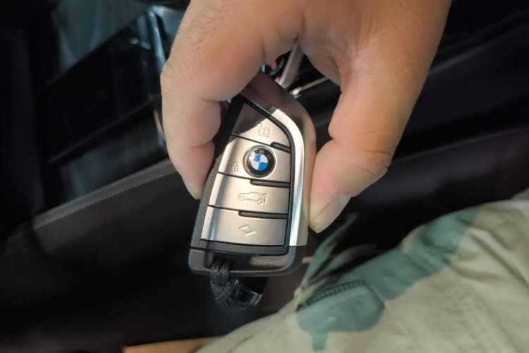 Used BMW 5 Series 2022 Second Facelift 530Li Leading Edition M Sport Package Vehicle Key