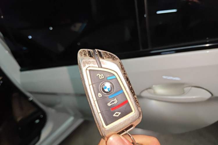 Used BMW 5 Series 2022 Second Facelift 530Li Leading Edition M Sport Package Vehicle Key