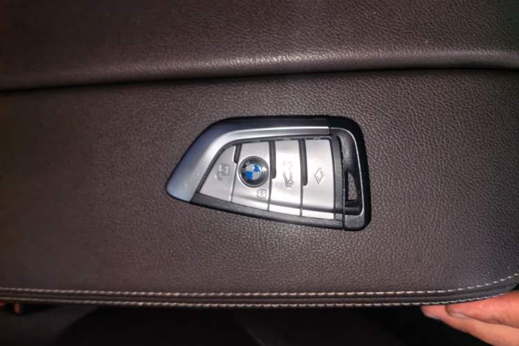 Used BMW 5 Series 2022 Second Facelift 530Li Leading Edition M Sport Package Vehicle Key