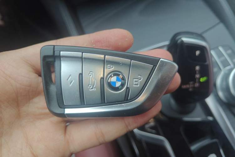 Used BMW 5 Series 2022 Revised Version 530Li xDrive M Sport Package Vehicle Key