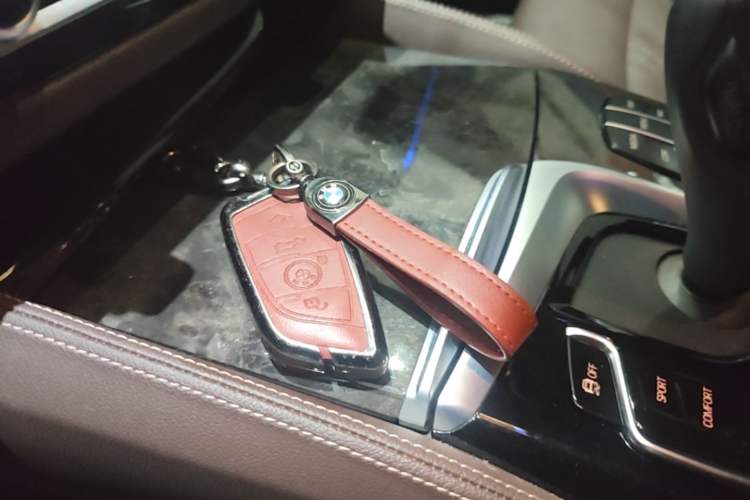 Used BMW 5 Series 2022 Second Facelift 525Li M Sport Package Vehicle Key