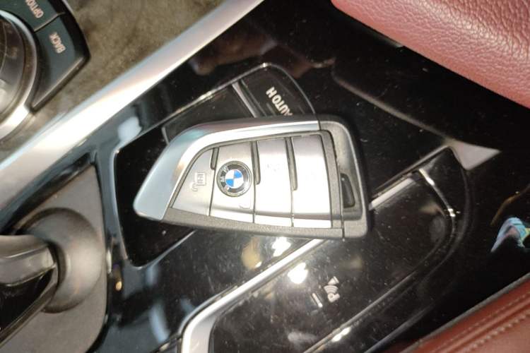 Used BMW 5 Series 2022 Restyled 525Li M Sport Package Vehicle Key