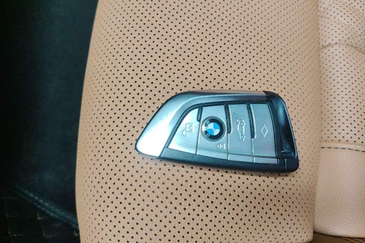 Used BMW 5 Series 2022 Updated 530i M Sport Package Vehicle Key