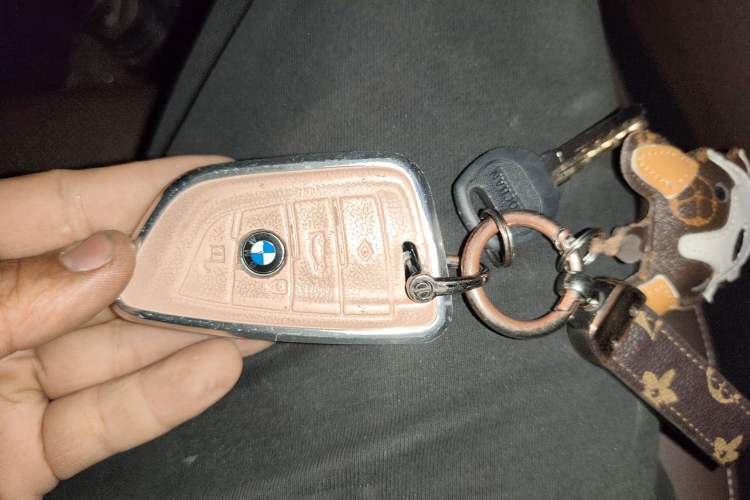 Used BMW 5 Series 2022 Restyled 530Li Leading Edition M Sport Package Vehicle Key