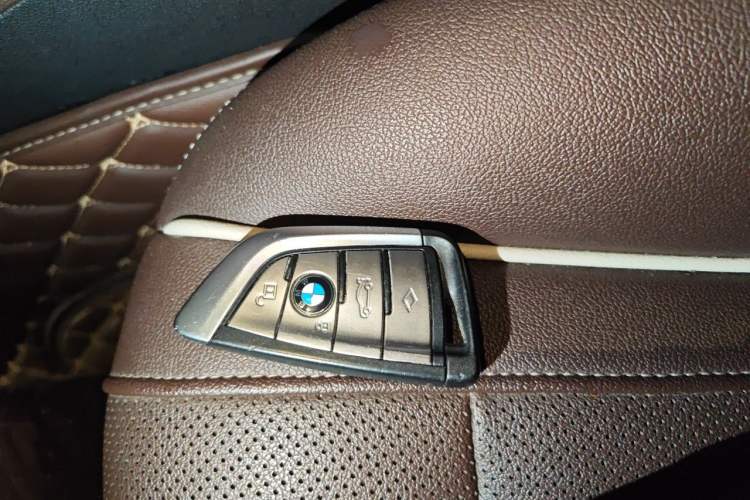 Used BMW 5 Series 2022 525Li M Sport Package Vehicle Key