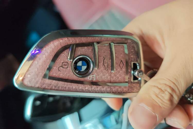 Used BMW 5 Series 2022 Updated 530Li Leading Edition Luxury Package Vehicle Key