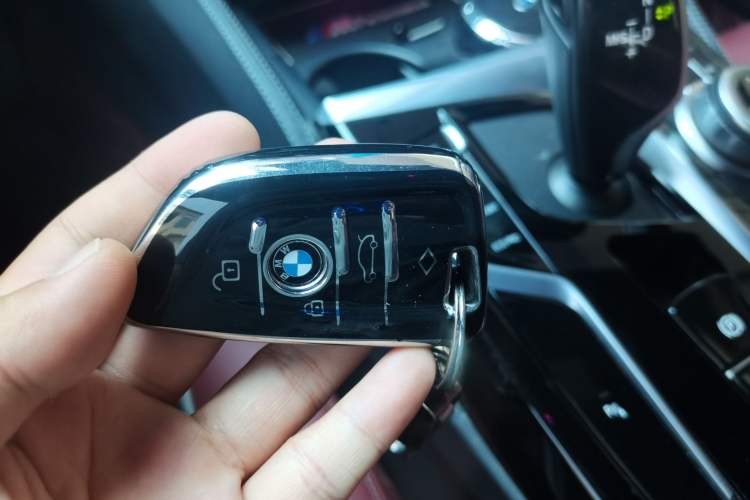 Used BMW 5 Series 2022 Restyled 525Li Luxury Package Vehicle Key