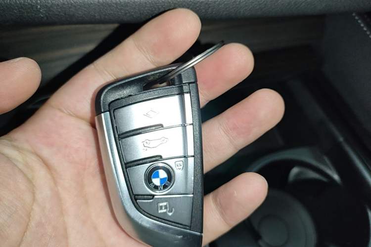 Used BMW 5 Series 2022 Updated 530Li Leading Edition Luxury Package Vehicle Key