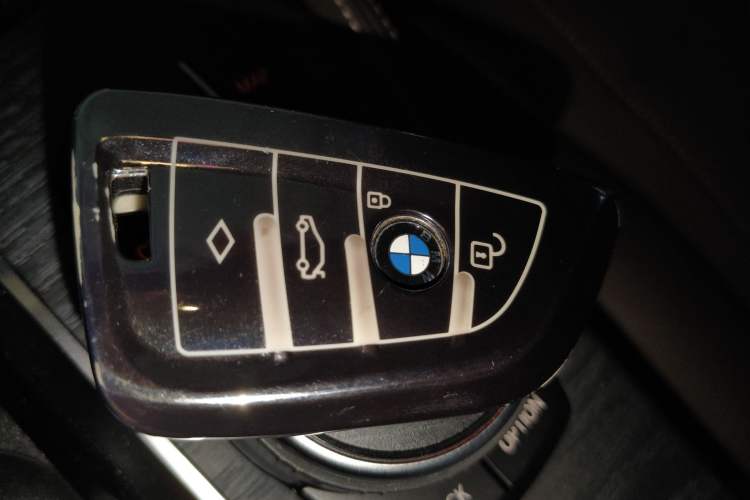 Used BMW 5 Series 2022 Restyled 530Li Leading Edition M Sport Package Vehicle Key