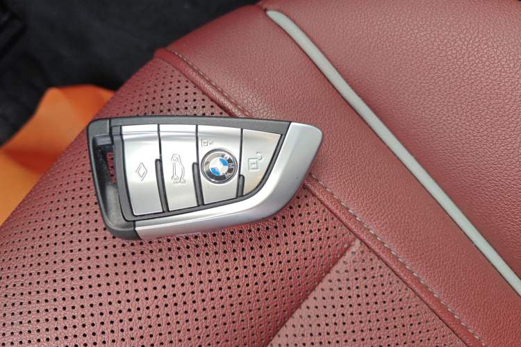Used BMW 5 Series 2022 Restyled 525Li M Sport Package Vehicle Key