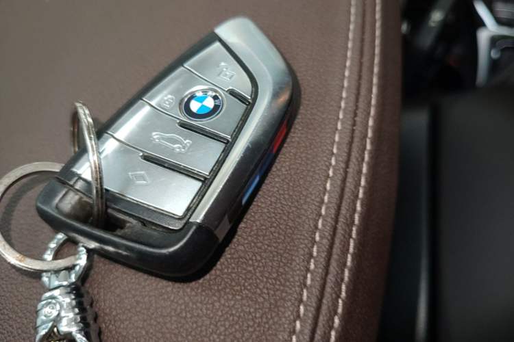 Used BMW 5 Series 2022 Restyled 525Li M Sport Package Vehicle Key