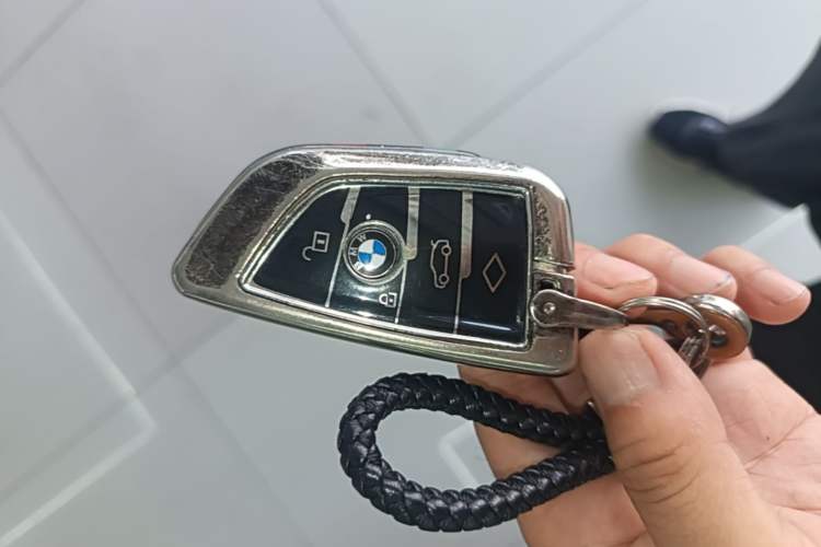 Used BMW 5 Series 2022 Updated 530Li Leading Edition Luxury Package Vehicle Key