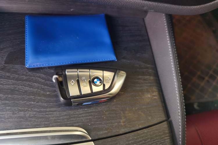 Used BMW 5 Series 2022 Second Facelift 530Li Leading Edition M Sport Package Vehicle Key