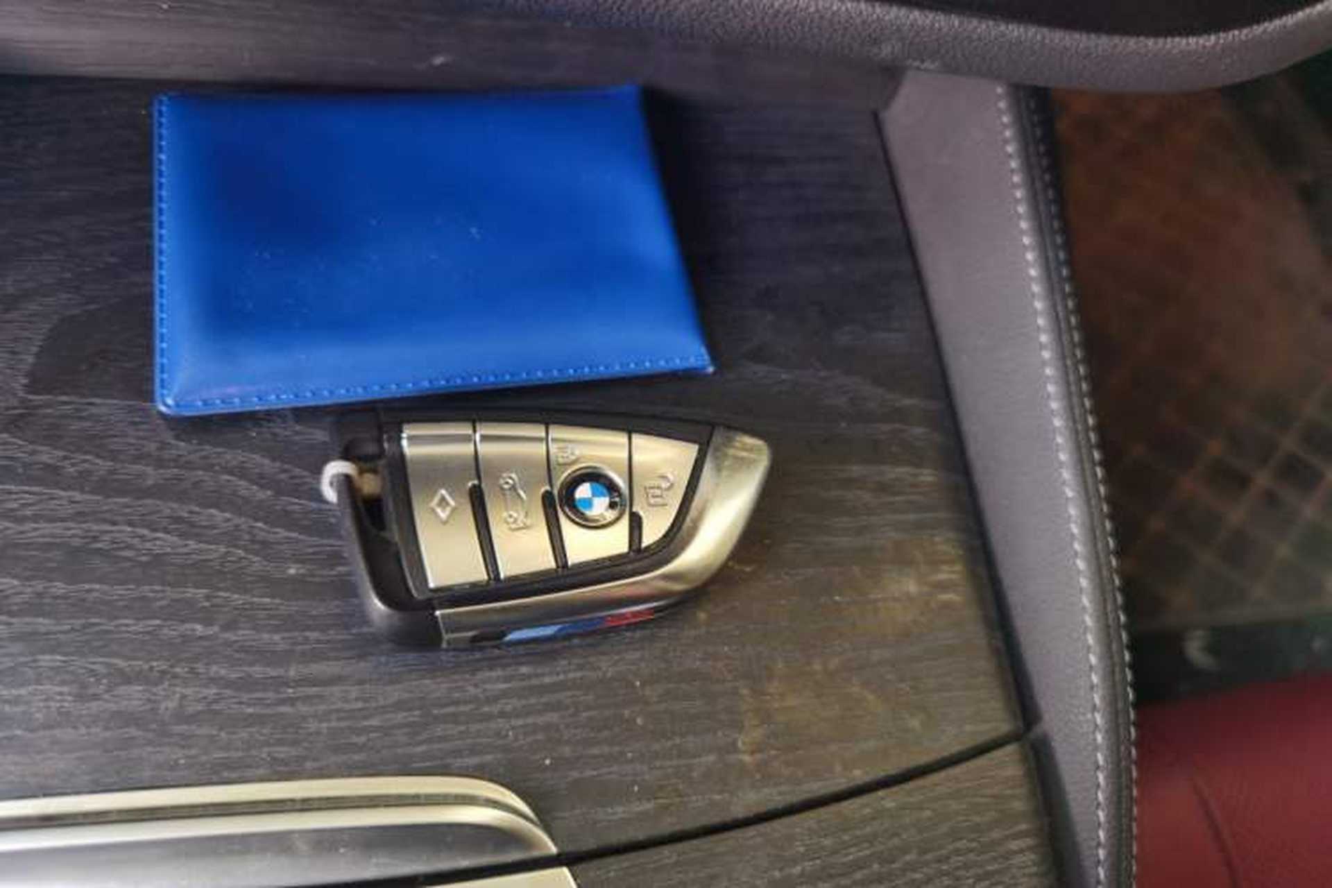 Used BMW 5 Series 2022 Second Facelift 530Li Leading Edition M Sport Package Vehicle Key