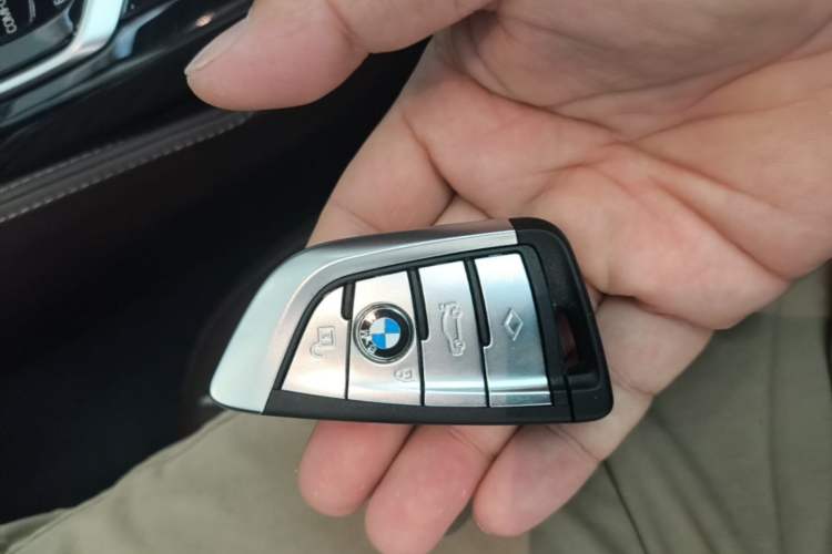 Used BMW 5 Series 2022 525Li Luxury Package Vehicle Key