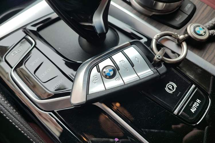 Used BMW 5 Series 2022 Second Facelift 530Li Leading Edition M Sport Package Vehicle Key