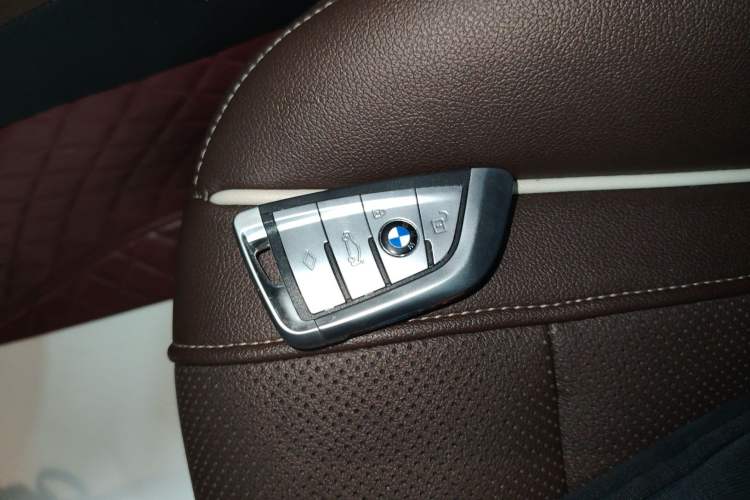 Used BMW 5 Series 2022 Restyled 525Li M Sport Package Vehicle Key