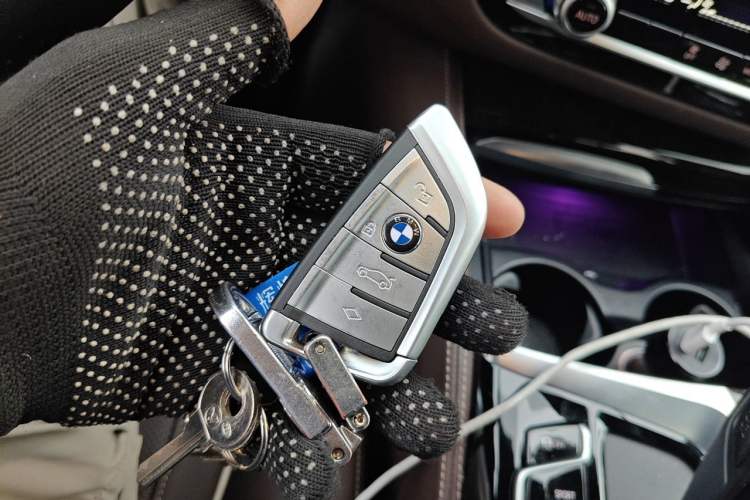Used BMW 5 Series 2022 Restyled 525Li M Sport Package Vehicle Key