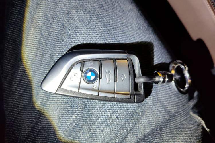 Used BMW 5 Series 2022 Second Facelift 530Li Luxury Edition Premium Package Vehicle Key