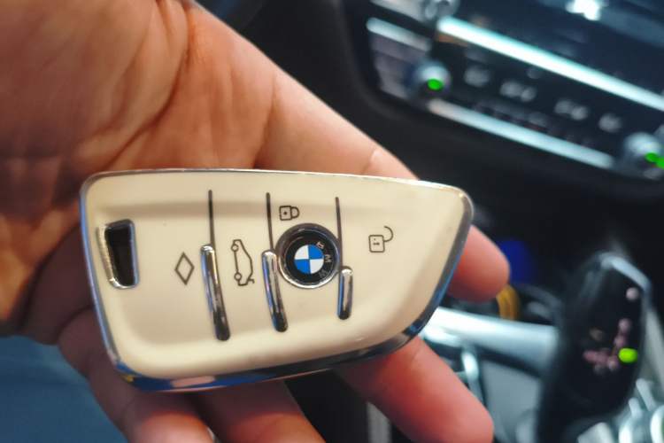 Used BMW 5 Series 2022 Restyled 525Li Luxury Package Vehicle Key