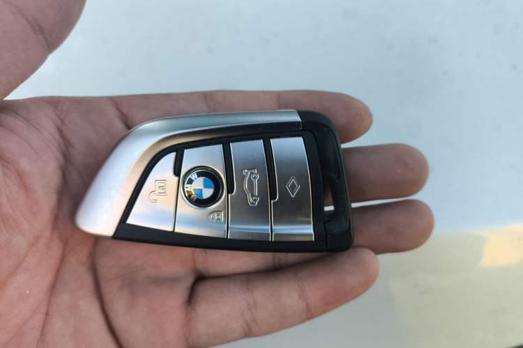 Used BMW 5 Series 2022 Second Facelift 530Li Luxury Edition Premium Package Vehicle Key